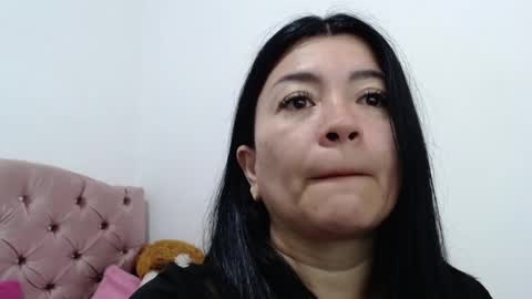 Snapshot of naturally_mature chatting on December 25, 2024, 5:15 pm Sammy online show from December 25, 2024, 5:15 pm