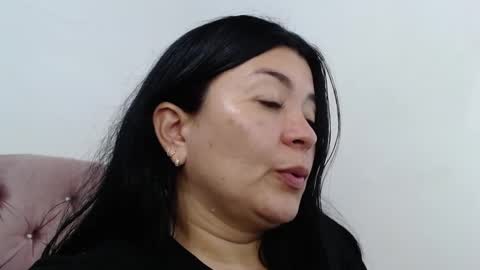 Snapshot of naturally_mature chatting on January 4, 2025, 3:29 am Sammy online show from January 4, 2025, 3:29 am