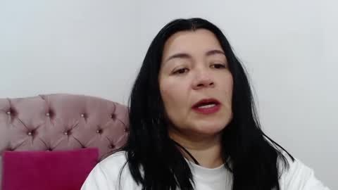 Snapshot of naturally_mature chatting on January 6, 2025, 5:52 am Sammy online show from January 6, 2025, 5:52 am