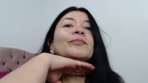 Snapshot of naturally_mature chatting on January 9, 2025, 4:19 am Sammy online show from January 9, 2025, 4:19 am