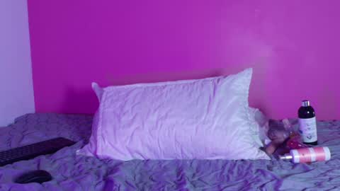 Gwen  online show from December 16, 2024, 5:33 pm