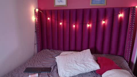 Gwen  online show from January 13, 2025, 12:09 am