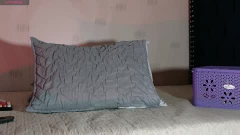 Gwen  online show from October 2, 2025, 7:43 pm