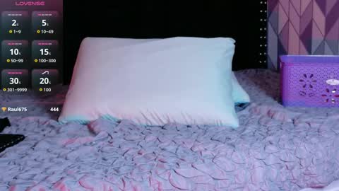 Gwen  online show from October 3, 2025, 7:33 pm