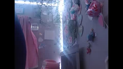 Snapshot of natxurall chatting on March 4, 2026, 10:54 am Amara rose online show from March 4, 2026, 10:54 am