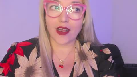 Nataly online show from November 17, 2025, 4:57 pm