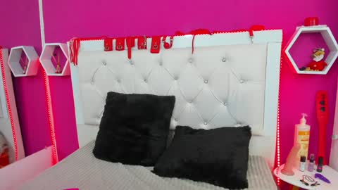 Snapshot of naty_dubois chatting on December 5, 2024, 6:43 am Naty online show from December 5, 2024, 6:43 am