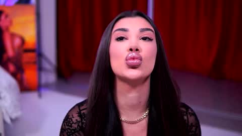 Naty online show from December 14, 2025, 7:29 pm