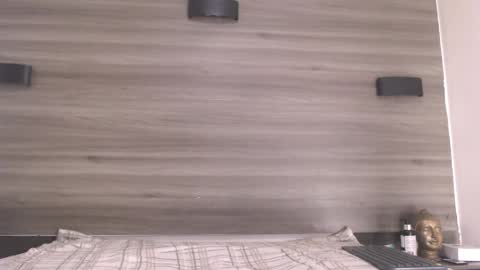 Snapshot of natzuki_ chatting on May 19, 2026, 6:58 pm natzuki_ online show from May 19, 2026, 6:58 pm
