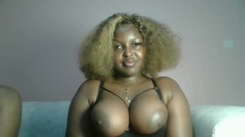 naughti_garlie online show from May 31, 2026, 6:09 pm