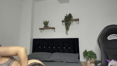 Emily online show from November 9, 2025, 4:49 pm