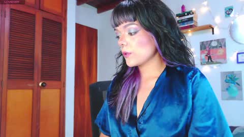 Em  please help me reach 100 thumbs up 3 online show from January 17, 2025, 9:39 pm