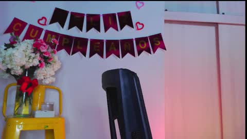 Em  please help me reach 100 thumbs up 3 online show from February 20, 2026, 4:42 am