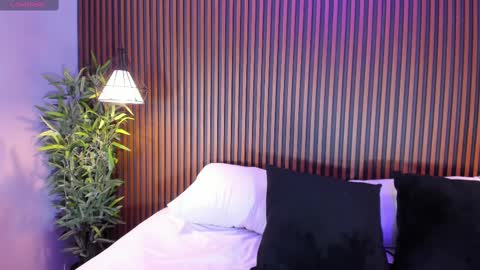 Snapshot of naughty_flower18 chatting on March 12, 2025, 1:47 am Flor online show from March 12, 2025, 1:47 am