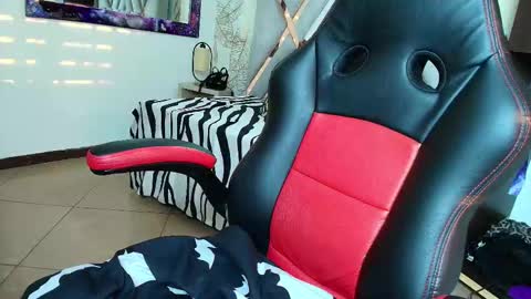 Snapshot of naughty_kittenm chatting on February 27, 2026, 11:32 am Kitten online show from February 27, 2026, 11:32 am
