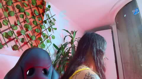 Snapshot of naughty_kittenm chatting on April 9, 2026, 5:40 pm Kitten online show from April 9, 2026, 5:40 pm