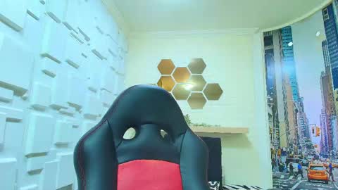 Snapshot of naughty_kittenm chatting on April 17, 2026, 11:57 am Kitten online show from April 17, 2026, 11:57 am