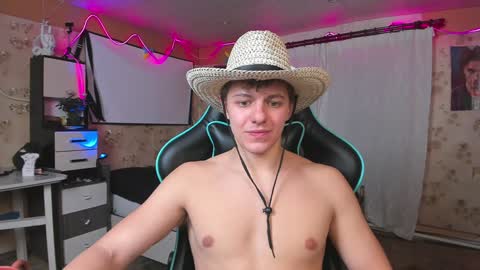 Nik online show from December 21, 2024, 6:55 pm