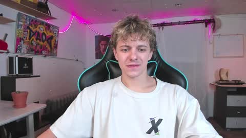 Nik online show from January 16, 2025, 3:02 pm