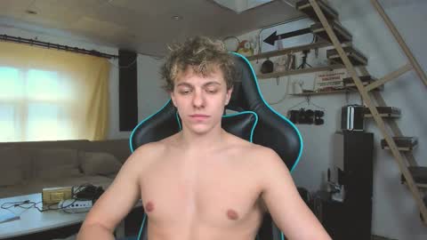 Nik online show from February 23, 2025, 1:32 pm