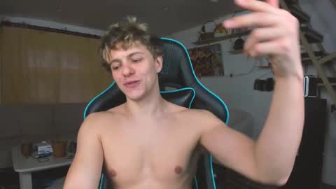 Nik online show from February 24, 2025, 3:20 pm