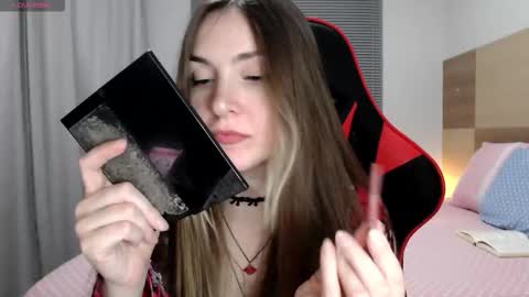 Snapshot of naughty_popa chatting on December 19, 2025, 3:24 am Ann online show from December 19, 2025, 3:24 am