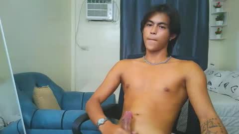 Snapshot of naughtyboylouie chatting on April 25, 2026, 1:41 pm Loue online show from April 25, 2026, 1:41 pm