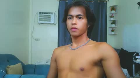 Snapshot of naughtyboylouie chatting on May 30, 2026, 4:48 pm Loue online show from May 30, 2026, 4:48 pm