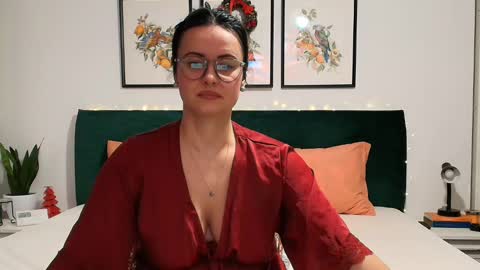 Snapshot of naughtybrunettexxx chatting on December 6, 2024, 6:06 pm NaughtyBrunetteXXX online show from December 6, 2024, 6:06 pm