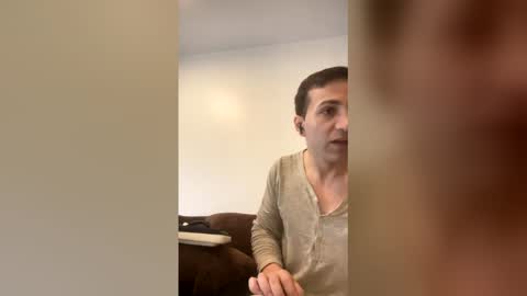 Snapshot of naughtybunnnies chatting on December 15, 2025, 7:23 am naughtybunnnies online show from December 15, 2025, 7:23 am