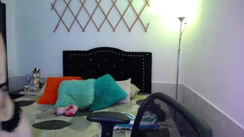 Valeria  online show from October 10, 2025, 9:14 pm