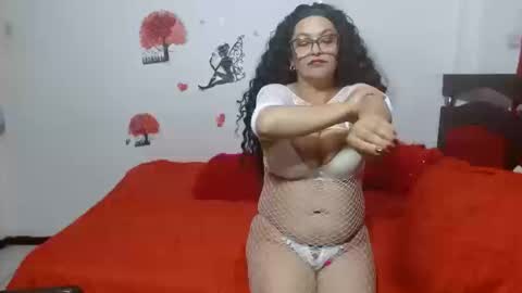 Snapshot of naughtygoddesss chatting on October 16, 2025, 10:44 pm naughtygoddesss online show from October 16, 2025, 10:44 pm