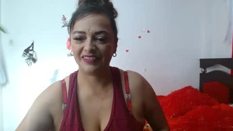 Snapshot of naughtygoddesss chatting on October 19, 2025, 9:26 pm naughtygoddesss online show from October 19, 2025, 9:26 pm