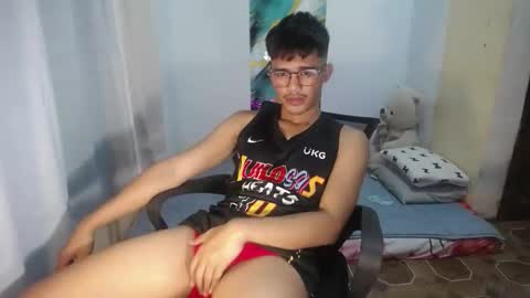 Snapshot of naughtyjosh_ chatting on April 23, 2026, 12:40 pm Josh online show from April 23, 2026, 12:40 pm