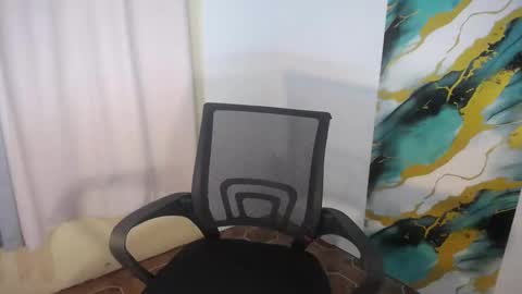 Snapshot of naughtyjosh_ chatting on April 28, 2026, 2:33 pm Josh online show from April 28, 2026, 2:33 pm