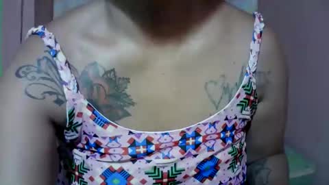 Snapshot of naughtymom_33 chatting on October 28, 2025, 8:33 pm naughtymom_33 online show from October 28, 2025, 8:33 pm