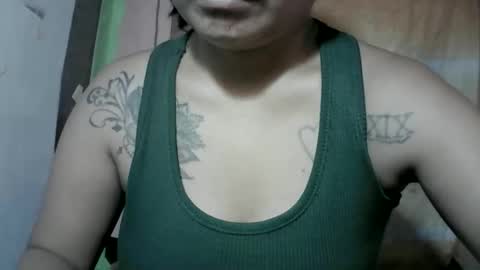 Snapshot of naughtymom_33 chatting on November 4, 2025, 8:08 pm naughtymom_33 online show from November 4, 2025, 8:08 pm