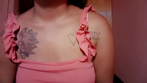 Snapshot of naughtymom_33 chatting on November 18, 2025, 8:13 pm naughtymom_33 online show from November 18, 2025, 8:13 pm