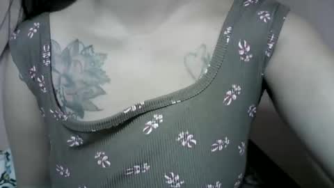 Snapshot of naughtymom_33 chatting on November 25, 2025, 5:57 pm naughtymom_33 online show from November 25, 2025, 5:57 pm