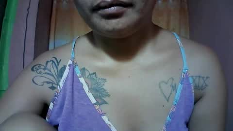 Snapshot of naughtymom_33 chatting on November 28, 2025, 11:18 pm naughtymom_33 online show from November 28, 2025, 11:18 pm