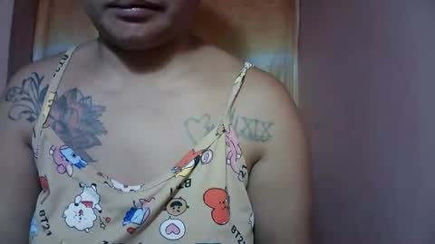 Snapshot of naughtymom_33 chatting on December 4, 2025, 7:44 pm naughtymom_33 online show from December 4, 2025, 7:44 pm