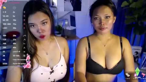 naughtymorenagirl online show from April 10, 2026, 4:06 am