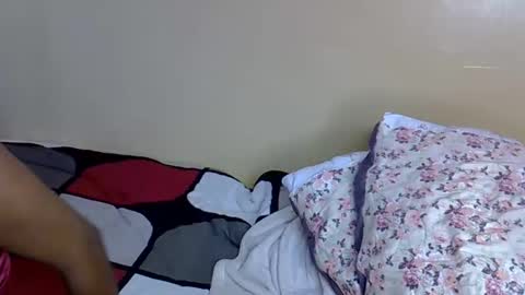 naughybitch online show from May 26, 2026, 4:52 am