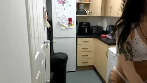 Snapshot of navyrayne chatting on December 8, 2024, 8:58 pm Navyrein online show from December 8, 2024, 8:58 pm