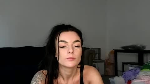 Snapshot of navyrayne chatting on January 20, 2025, 1:53 pm Navyrein online show from January 20, 2025, 1:53 pm