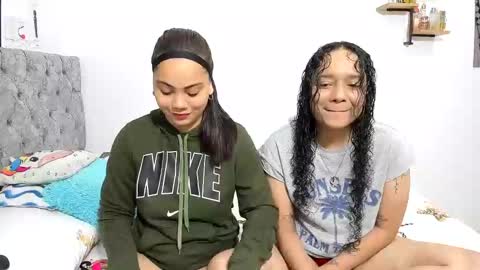 nay_and_aleja online show from November 7, 2025, 2:55 am