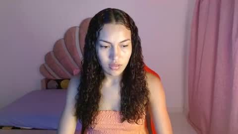 naya_fox1 online show from January 8, 2026, 11:18 pm