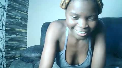 nayela_ online show from March 7, 2026, 6:05 pm