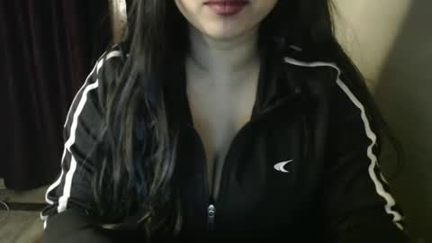 nayla56 online show from December 22, 2025, 9:56 pm