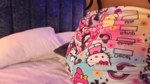 Juli  online show from March 5, 2025, 2:56 pm